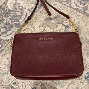 Michael Kors Jet Set Large Saffiano Leather Crossbody Bag in Burgundy EUC!